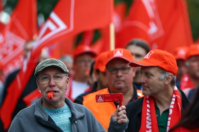 Day of reckoning looms for Volkswagen: 100,000 jobs at risk and possible closure of German factories