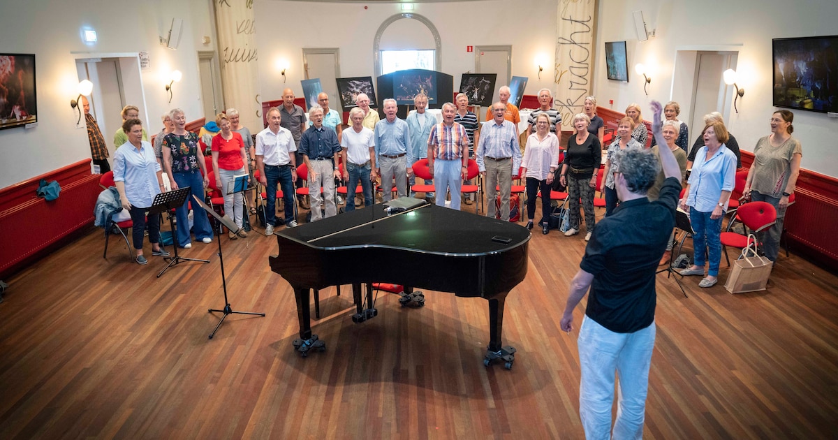 Liefdesliederenkoor Oosterbeek zingt op Internationale Vrouwendag