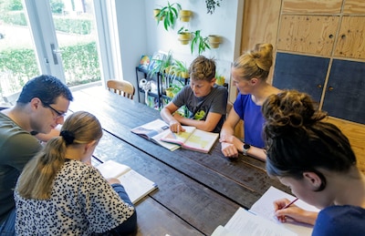 Gemeenten kappen thuisonderwijs af: 2500 kinderen verplicht naar school