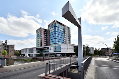 Gemeenteraad en vrijwilligers in debat over toekomst vrijwilligerswerk in Almelo