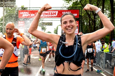 Drie jaar geleden kreeg ze borstkanker, nu rent Rosa (29) de Utrecht Marathon en haalt enorm bedrag 
