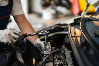 Een elektrische rijders zijn 485 euro minder kwijt aan onderhoud, dit kost een bezoekje aan de garage