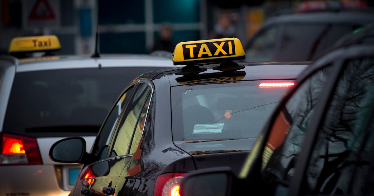 Politie treft ‘dubieuze taxi’ aan en deelt boete uit