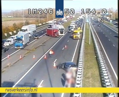 A50 afgesloten na ongeluk: verkeer wordt omgeleid