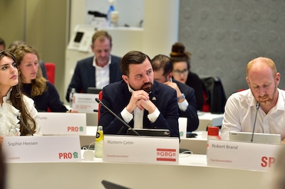 Rüstem Çetin beschuldigt kersverse wethouder van discriminerende uitspraken over zijn partij: ‘Ik ne