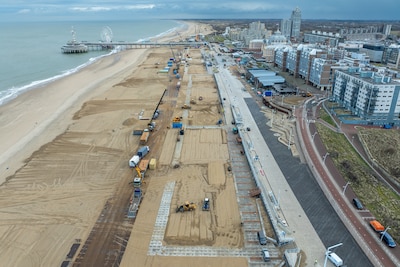 Zit jij met het paasweekend weer aan het strand? Strandtenten opgebouwd aan hernieuwde boulevard