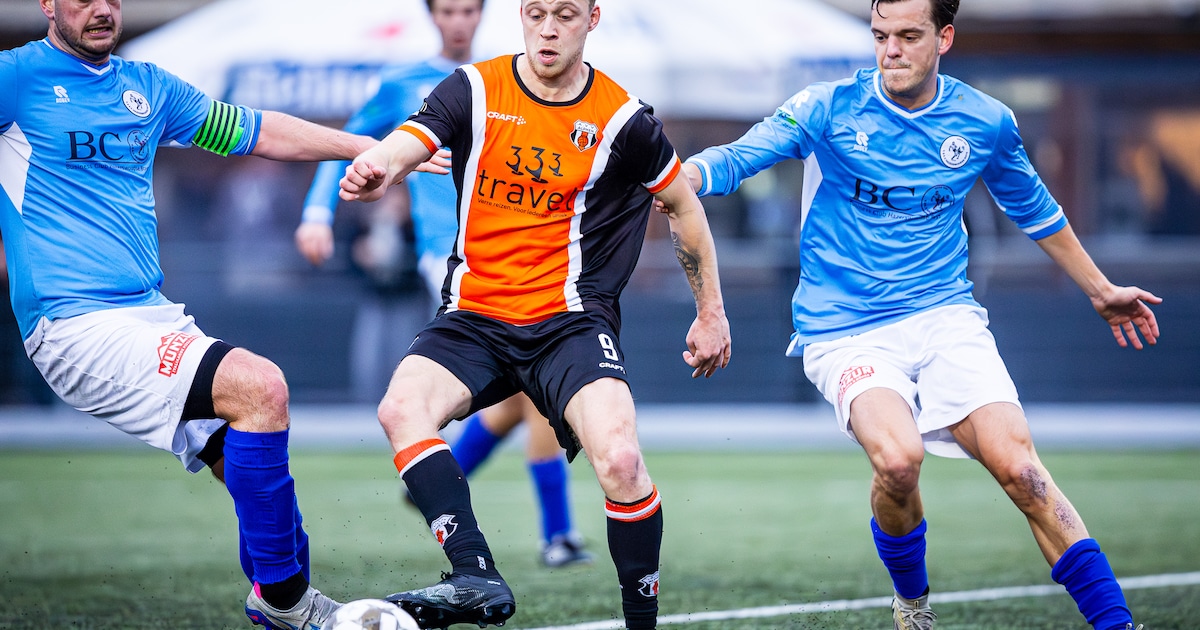 Bouwhuis scoort derde hattrick en wint thriller: ‘Ik ga niet nóg een jaar in de vijfde klasse spelen