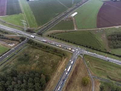 Aanvraag voor boren nieuwe waterleiding onder A15 moet opnieuw worden ingediend