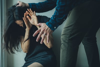 Almeloër Van B. (54) weer voor de rechter: deze keer vanwege mishandeling ex-vriendin