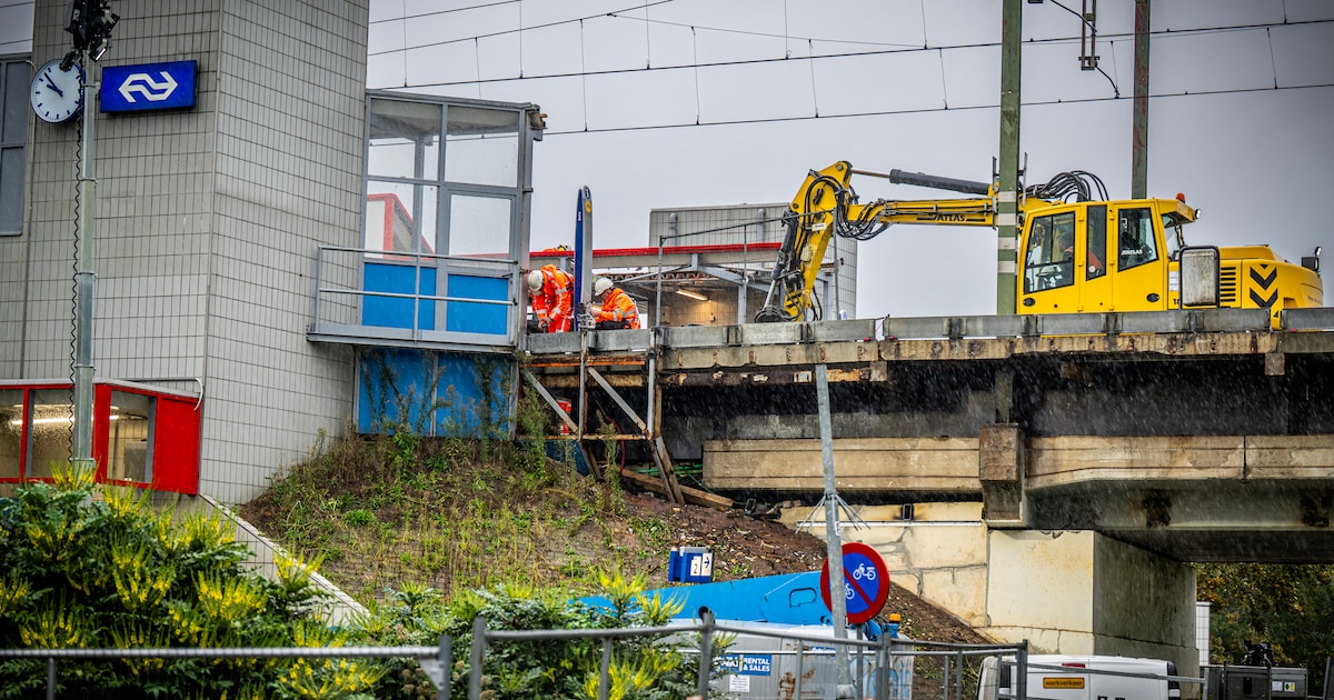 Eerste stap naar nieuw station Nieuwerkerk: sloop perronoverkappingen ...