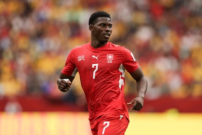 Zwitsers zetten Breel Embolo uit selectie, PSV-captain Mauro Júnior debuteert voor Brazilië