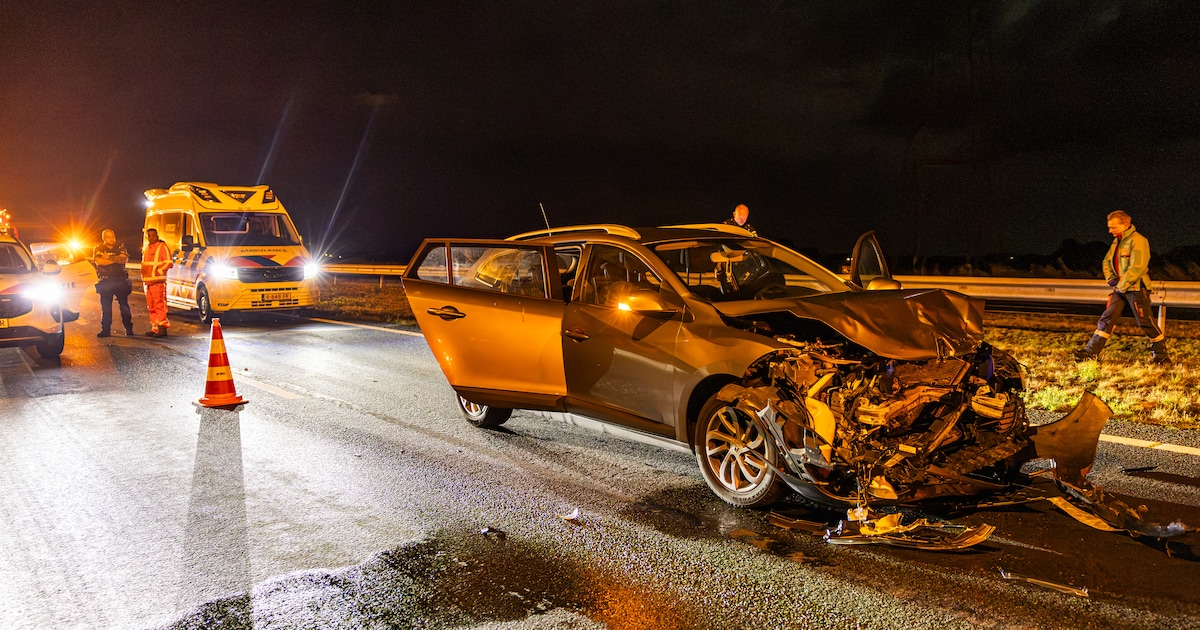 Twee auto's betrokken bij kop-staartbotsing op de A6 bij Lemmer