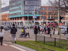 Nieuw plan voor druk en onveilig Hobbemaplein in de maak: ‘Luister deze keer wel naar ons’