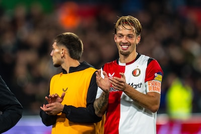 Stand eredivisie | Feyenoord nieuwe koploper, achterstand van Ajax groeit: dit zijn de verschillen