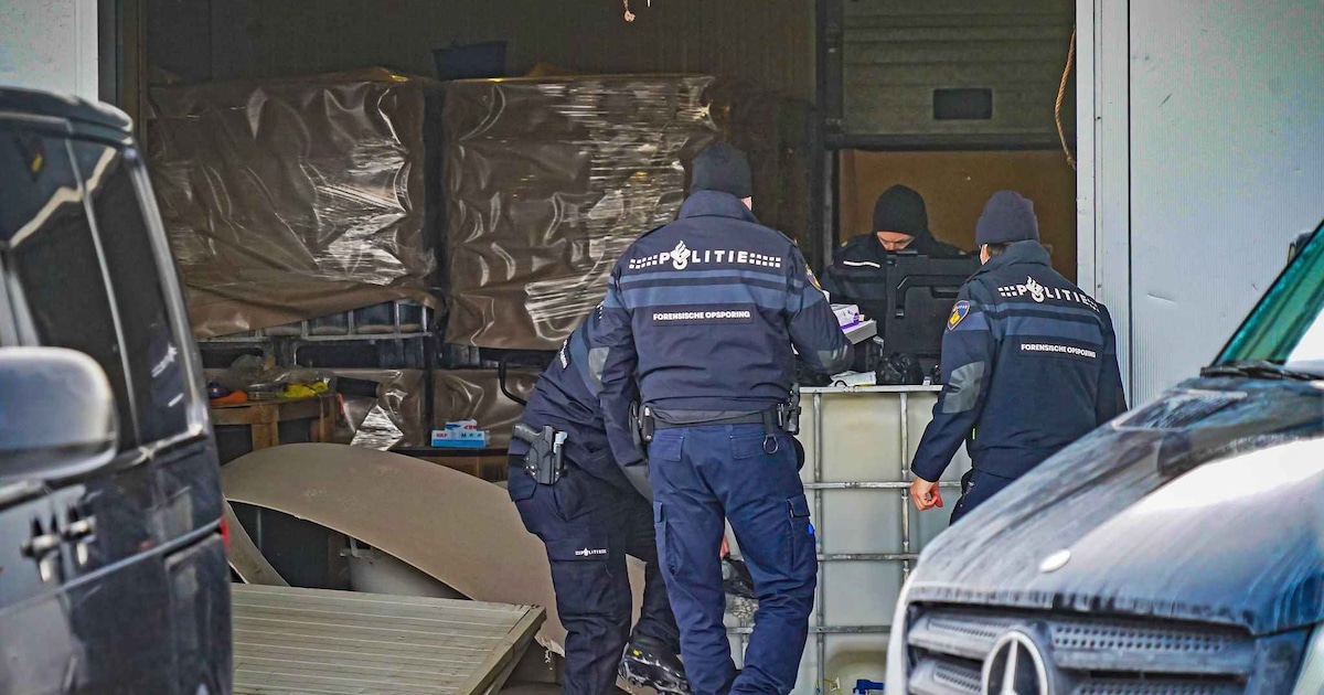 Onderzoek in bedrijfspand in Musselkanaal na inval in lopend onderzoek