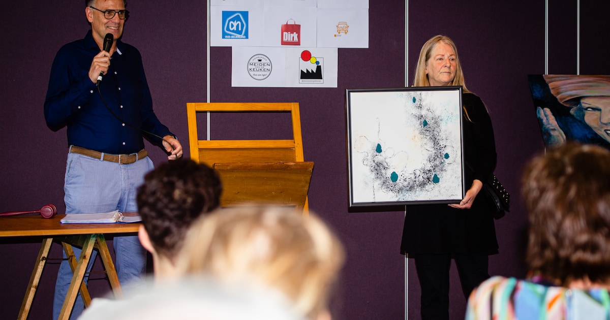 Kunst- en curiosaveiling in Bodegraven, opbrengst gaat naar project 'Kunst door de brievenbus'