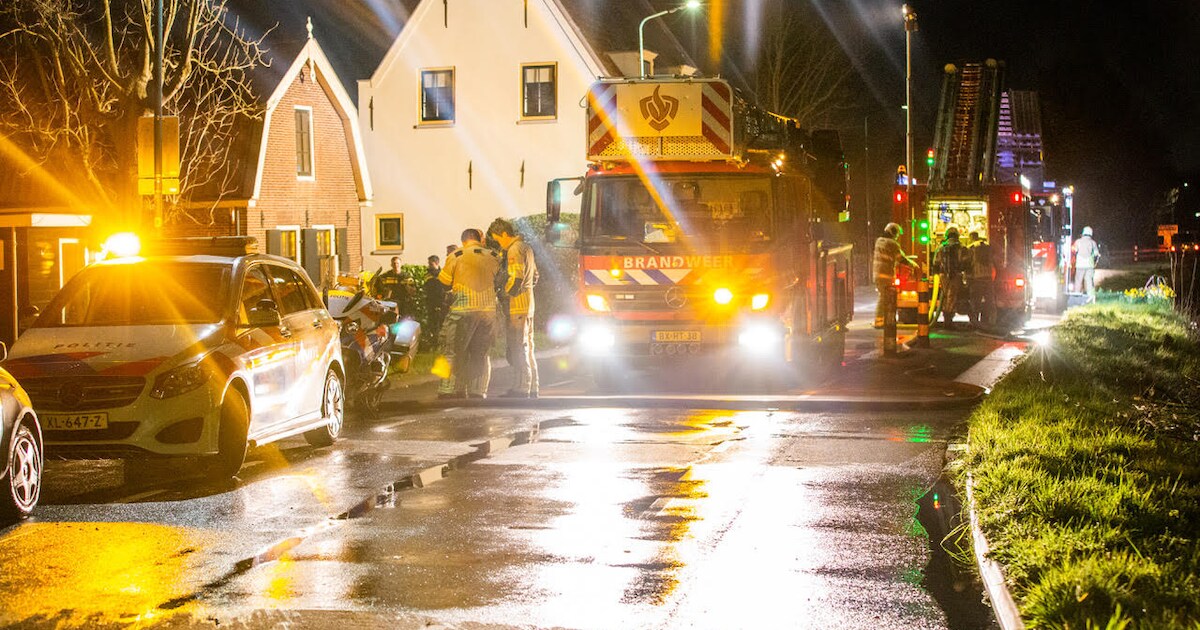 Buurjongen ontdekt brand en wekt eigenaren vrijstaande woning
