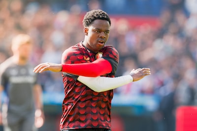 LIVE Eredivisie | Feyenoord nearly take the lead after ten minutes, Mokio heads ball off the line