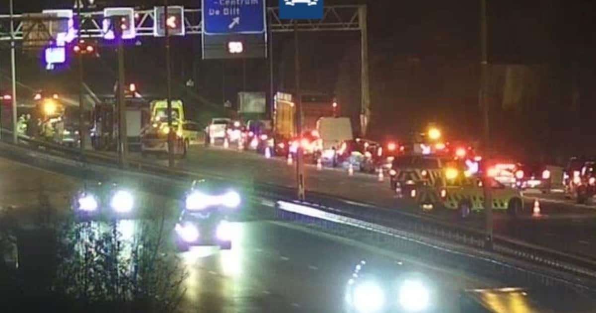 Urenlange file bij De Bilt: politie doet onderzoek na ongeval