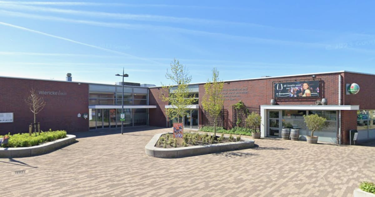 Inloopbijeenkomst over woningbouw op terrein van School de Brug in Nieuwerbrug