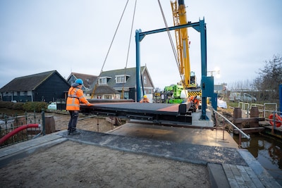 Stokkelaarsbrug in Abcoude na grootscheepse renovatie weer open: ‘Kan zeker 25 jaar mee’