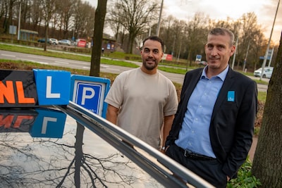 Leerling vergat dat hij met navigatie moest rijden, kenningsmakingsgesprekken bij CBR helpen daarteg