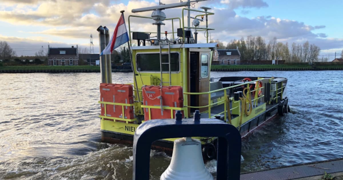 Voorlopig blijft het ‘kneuterige’ fietspontje varen, maar Nieuwer Ter Aa vindt het nog te vroeg om d