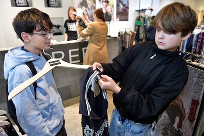 Gratis topmerken scoren én verspilling van kleding tegengaan: Amersfoort loopt warm voor Free Fashio