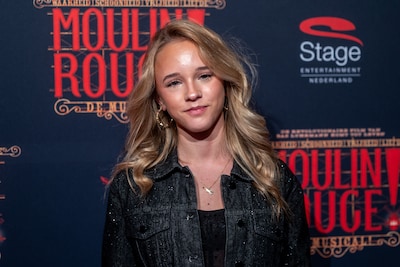 Trotse Emma showt haar fitte lijf en Roxy doet romantisch