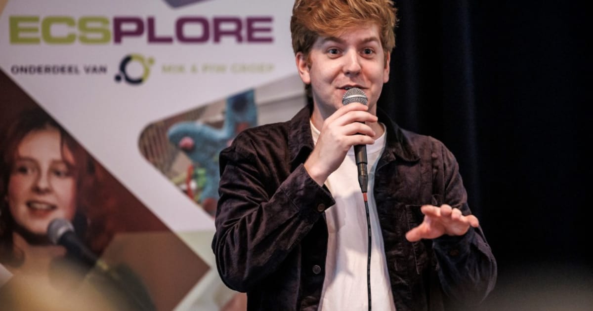 Tim Stoter treedt op in Schimmert tijdens Bloeiende Zondag