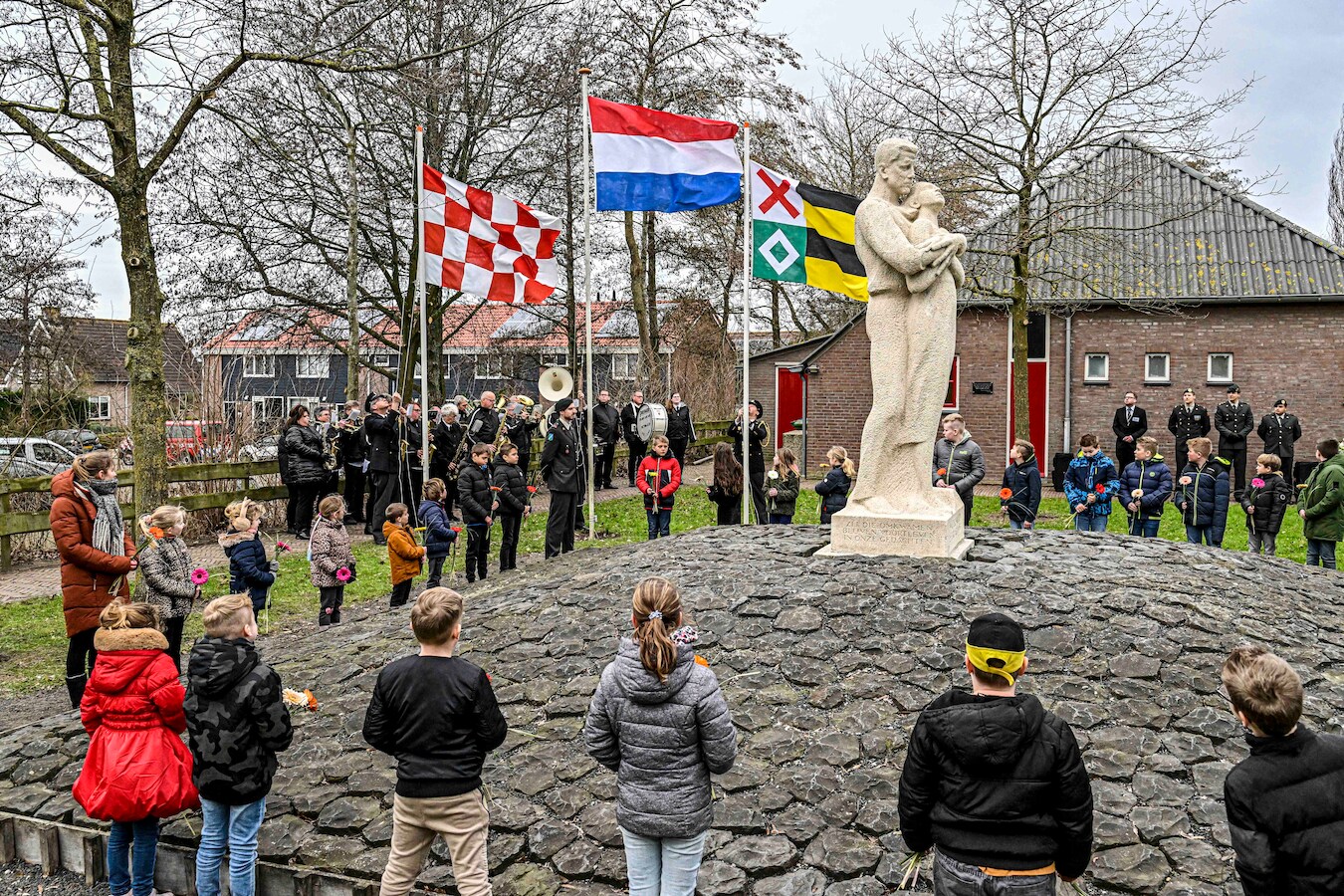 Meer geld om oorlog, bevrijding en watersnood te herdenken | Foto | AD.nl