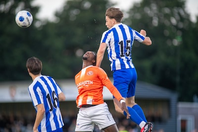 Almkerk strijdend ten onder, Achilles Veen wel door in KNVB Beker