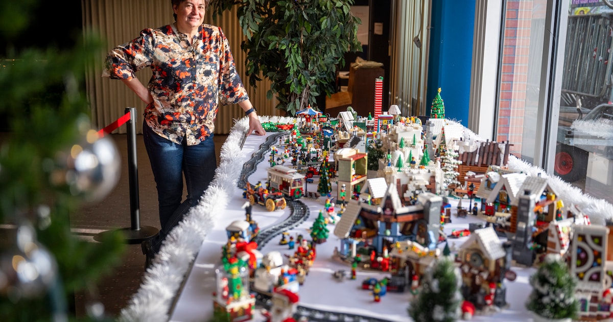 Linda (59) uit Almelo bouwt elk jaar een kerstdorp van Lego (en dat kost haar een flinke duit)