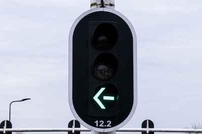 Municipality replaces traffic lights at intersection in Velsen-Zuid