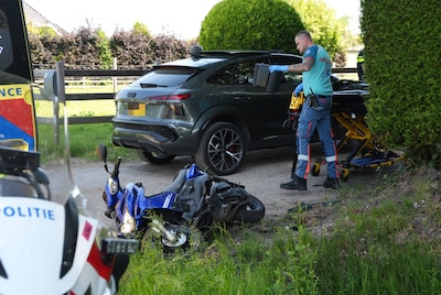 Scooterrijder zwaargewond bij botsing met auto in Sprang-Capelle