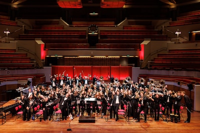 NJFO op Spanjaardsgat Orkestfestival: ‘Het karakter van Anneke past heel goed bij een blaasorkest’