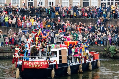 Heusdense Sinterklaas-intocht lijdt niet echt onder werkzaamheden Vismarkt