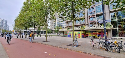Albert Heijn opent vestiging met twee verdiepingen in Groot Handelsgebouw