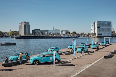 Turquoise taxi’s uit Vietnam moeten het Uber en Bolt lastig maken in Nederland