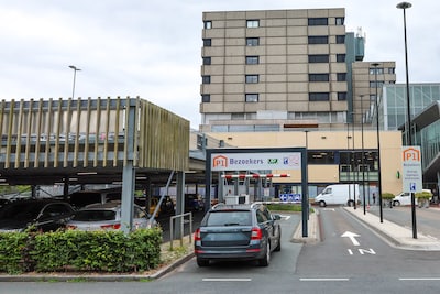 Gelre ziekenhuizen verhoogt parkeertarief na zes jaar: ‘Extra kosten zijn nooit prettig’