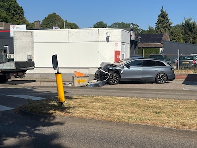 Ernstig ongeval bij tankstation in Wijchen: Cuijkenaar (47) raakt gewond bij aanrijding met auto