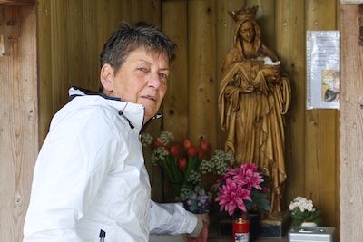 Wie slaat nou Jezus’ hoofd eraf? vragen bezoekers die troost zoeken bij Maria-beeld zich af: 'Schand