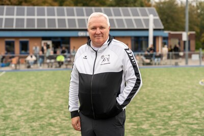 Drie keer per week 130 kilometer naar Delft en terug: deze Belgische coach is verzot op zijn vak