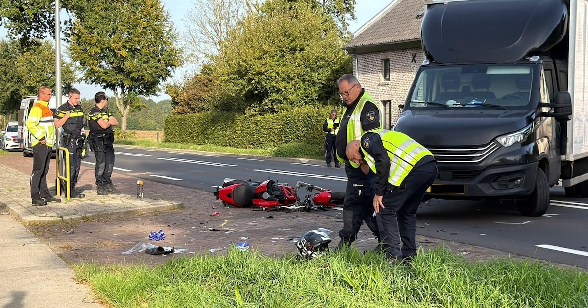 Motorrijder gewond na botsing met bestelbus in Cadier en Keer