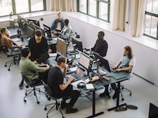 Heel de dag zitten op werk en daarna op de bank ploffen, het vergroot de kans op vroegtijdig overlijden