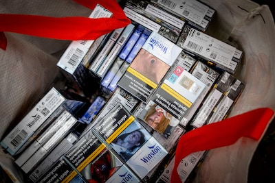 Meer dan 100.000 illegale sigaretten in beslag genomen bij controle supermarkt