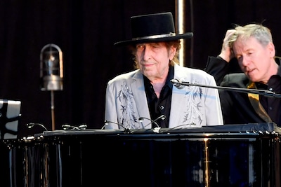 Bob Dylan gaat op tournee door Europa, maar slaat Nederland over