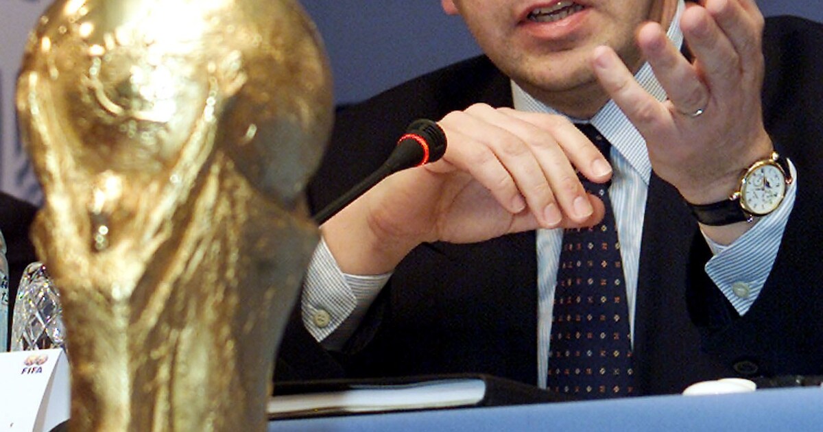 Zen-Ruffinen overweegt kandidatuur bij FIFA | Sport | AD.nl
