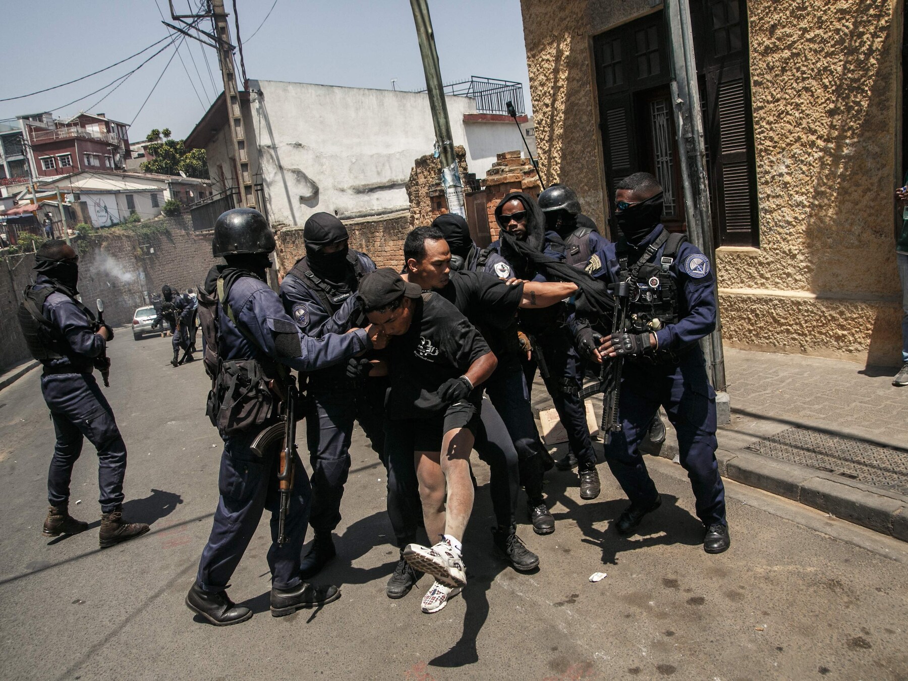 ‘Ga niet naar Madagaskar op vakantie’, Nederland past reisadvies aan na dodelijke rellen in hoofdstad