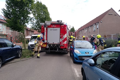 Brandweer aanwezig voor brandmelding Merwedestraat in Velp